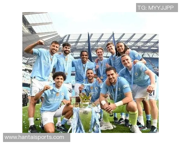 哈维西蒙斯崛起之路：从青训天才到足球场上的新星