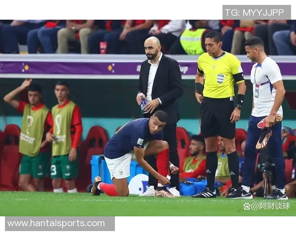 香港联队迎战皇马展现足球魅力激情对决引发球迷热烈期待 香港联队迎战皇马展现足球魅力激情对决引发球迷热烈期待