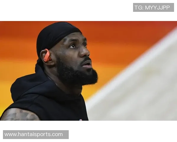 谢周三迎战诺维奇强强对决引发球迷热议与期待